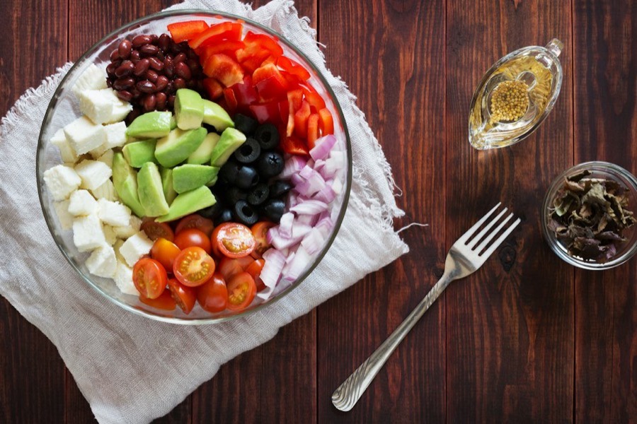 Salad with white cheese and avocado